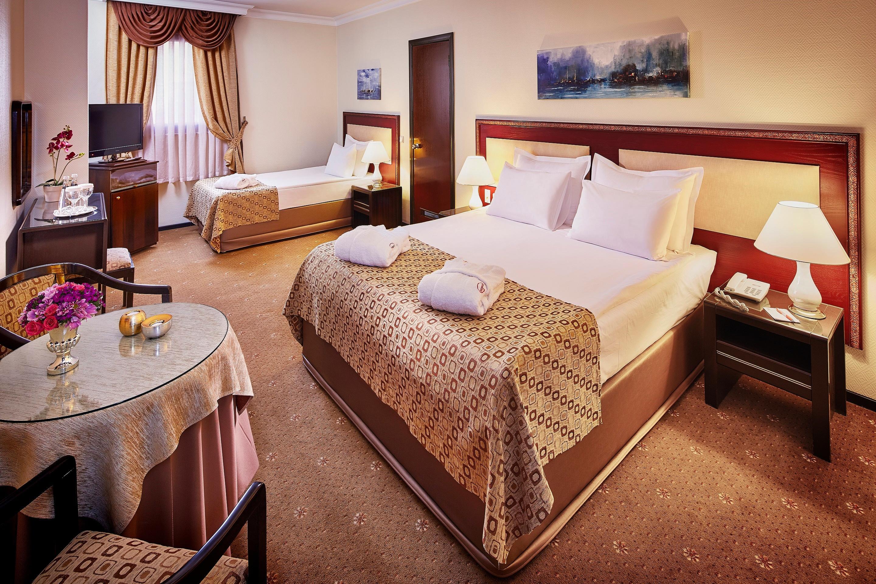 Guenes Hotel Merter イスタンブール エクステリア 写真