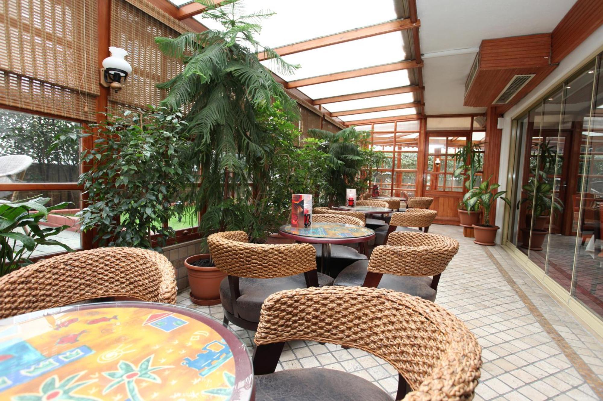 Guenes Hotel Merter イスタンブール エクステリア 写真